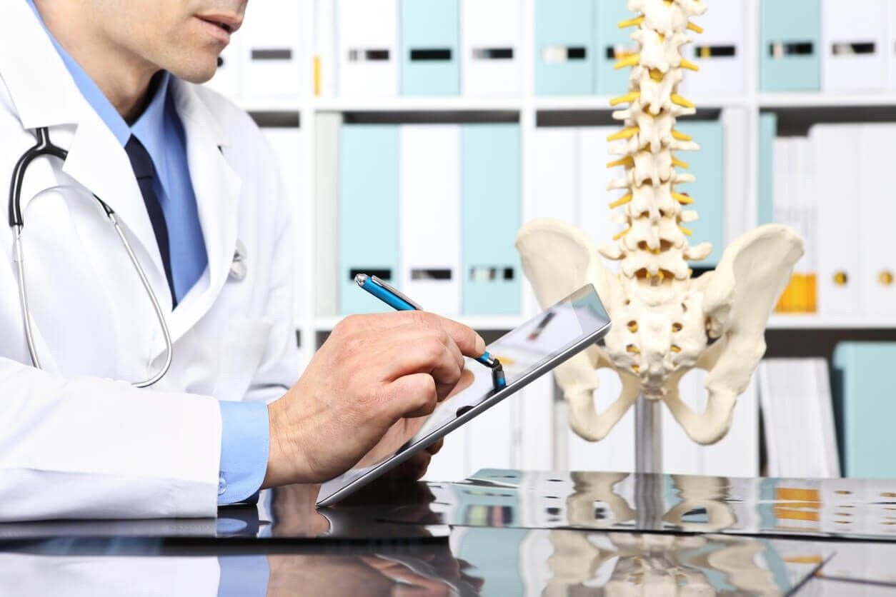 Best Orthopaedic Doctor in South Delhi